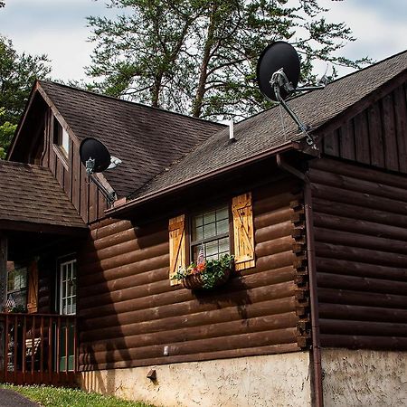 Idyllic Cabin With Hot Tub Less Than 2 Mi To Dollywood! Sevierville Eksteriør bilde