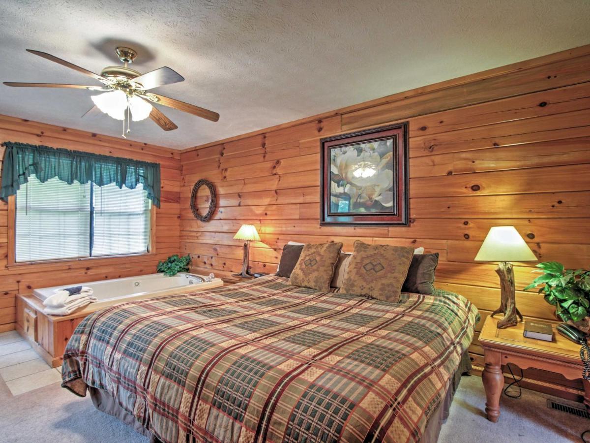 Idyllic Cabin With Hot Tub Less Than 2 Mi To Dollywood! Sevierville Eksteriør bilde