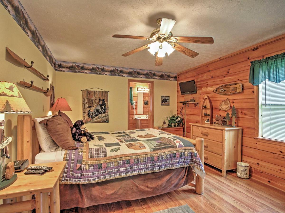 Idyllic Cabin With Hot Tub Less Than 2 Mi To Dollywood! Sevierville Eksteriør bilde