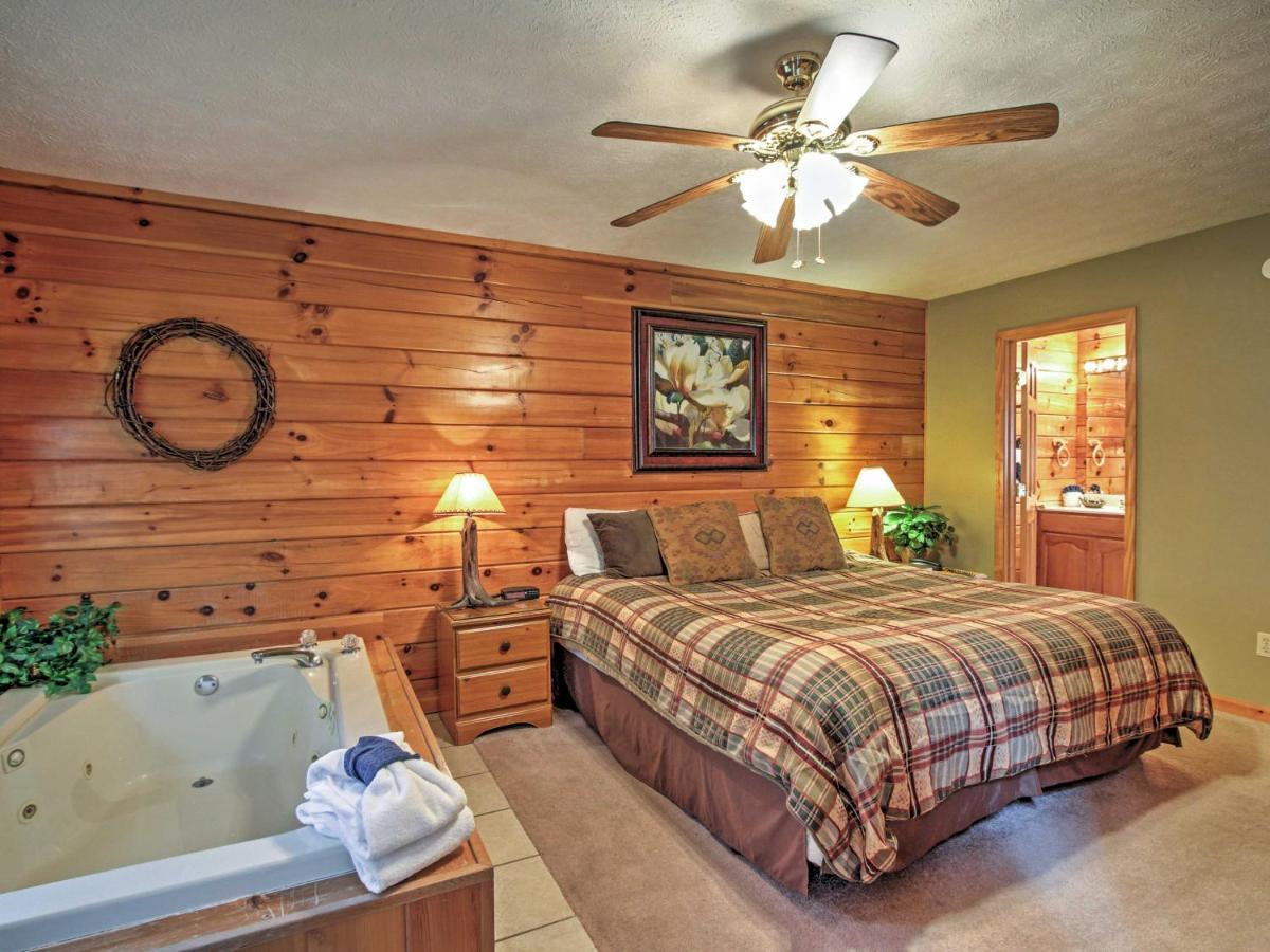 Idyllic Cabin With Hot Tub Less Than 2 Mi To Dollywood! Sevierville Eksteriør bilde