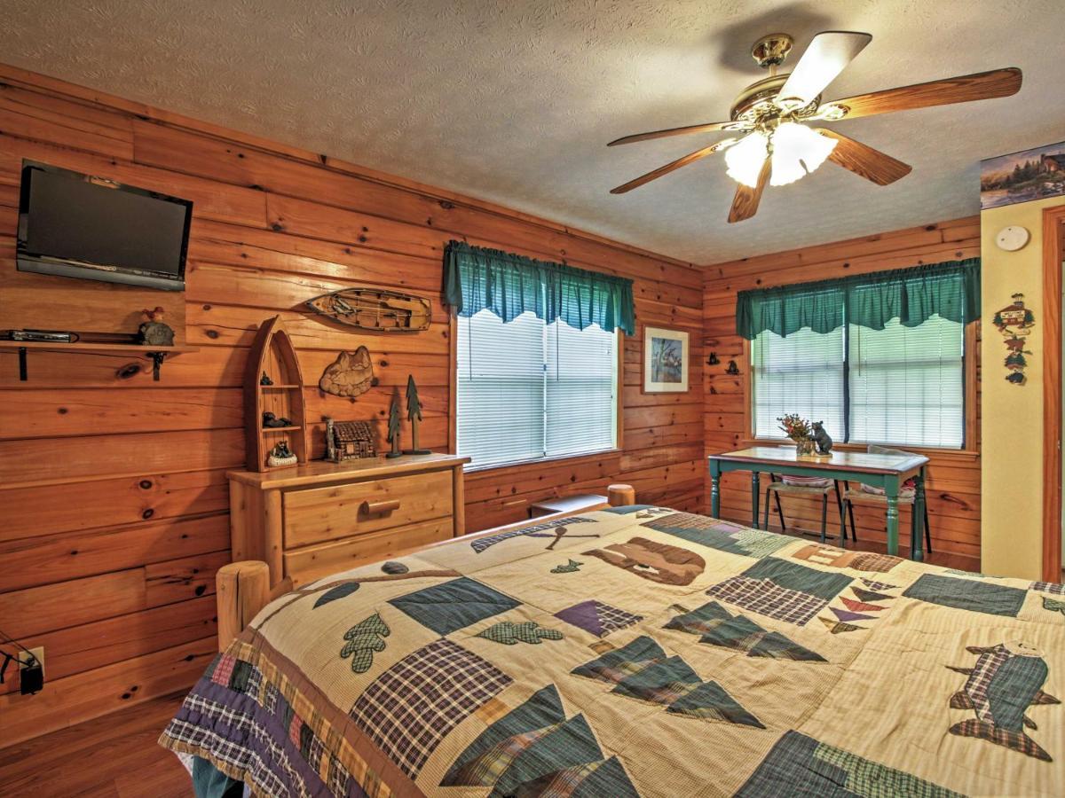 Idyllic Cabin With Hot Tub Less Than 2 Mi To Dollywood! Sevierville Eksteriør bilde