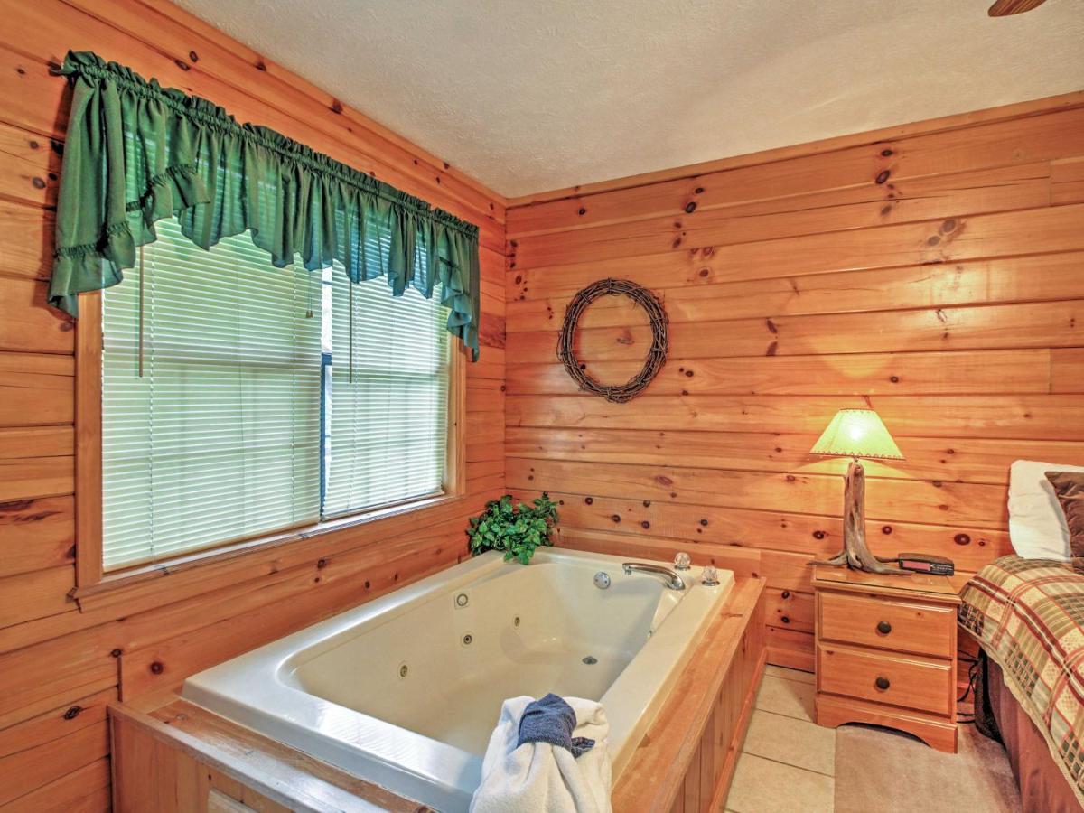 Idyllic Cabin With Hot Tub Less Than 2 Mi To Dollywood! Sevierville Eksteriør bilde